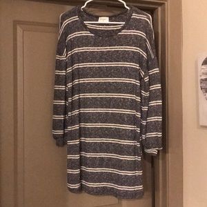 Black and cream bubble sleeve tunic